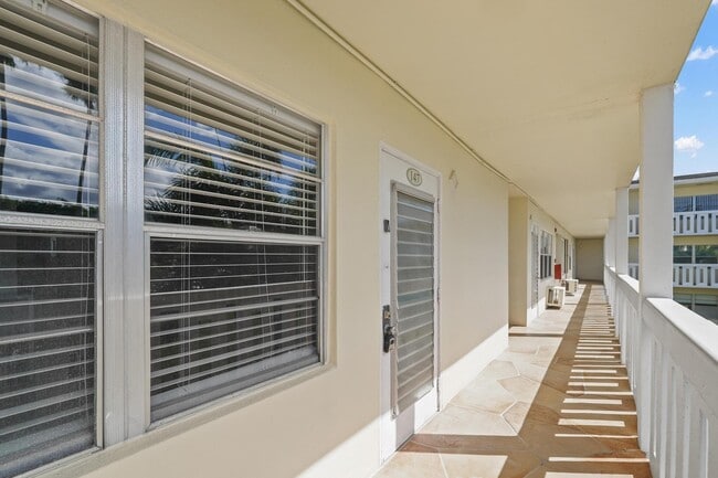 Building Photo - 147 Dorset D