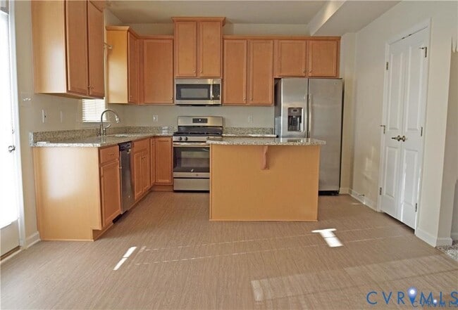 Building Photo - 16621 Thornapple Run