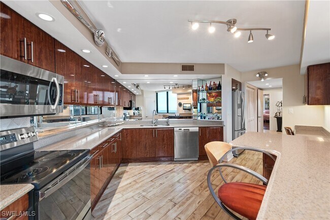 Building Photo - 5555 Heron Point Dr