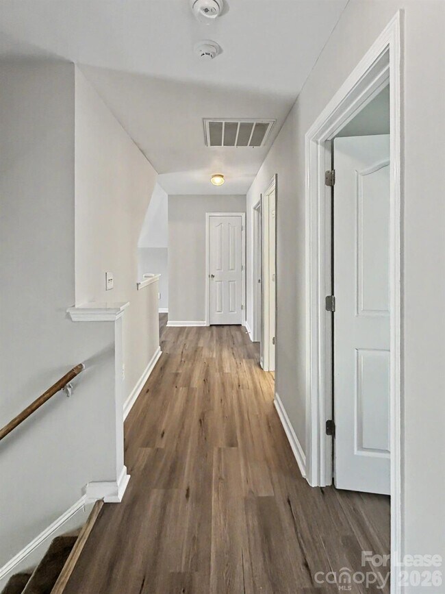 Building Photo - 2717 Forest Grove Ct