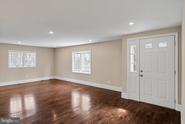 Building Photo - 2730 Old Cedar Grove Rd