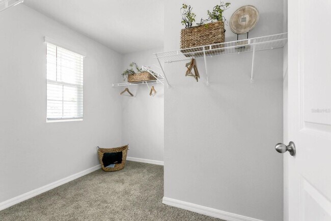 Building Photo - Beautiful 2 Story Home!!