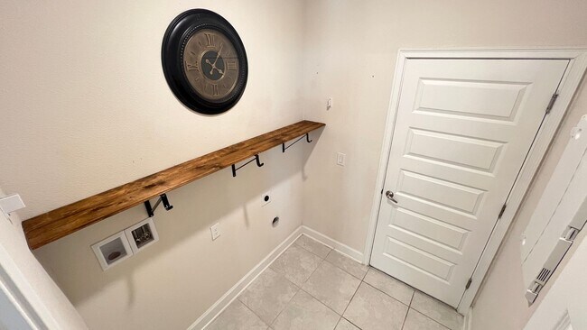 Building Photo - Beautiful Harmony Central Water Front Home AVAILABLE NOW!