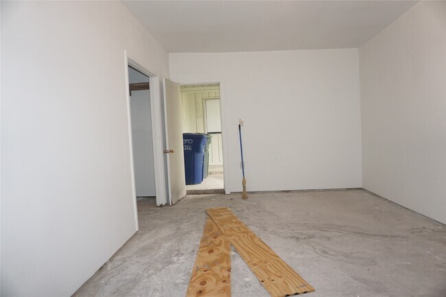 Building Photo - 1913 Normal Park Dr