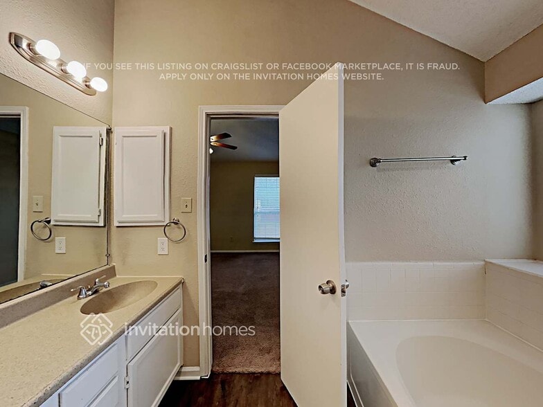 Building Photo - 4951 Shady Oak Trail