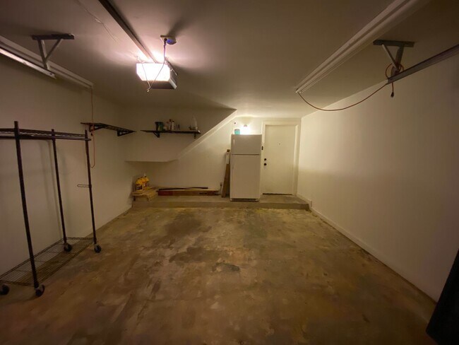 Building Photo - Alamo Heights Gem ~  2 / 2.5 Multi-Level C...