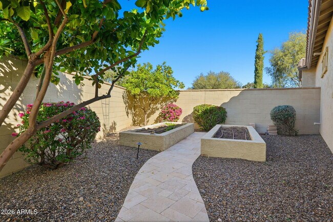 Building Photo - 4908 S Figueroa Ln