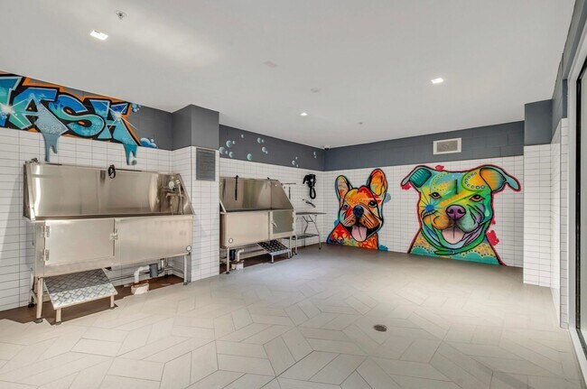 Building Photo - 2 Bedroom Luxury Condo w/ Exquisite Design and World-class Service