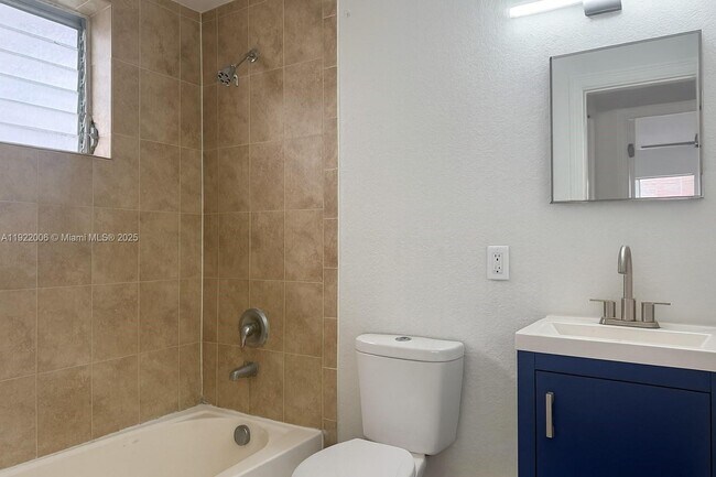 Building Photo - 10190 E Bay Harbor Dr