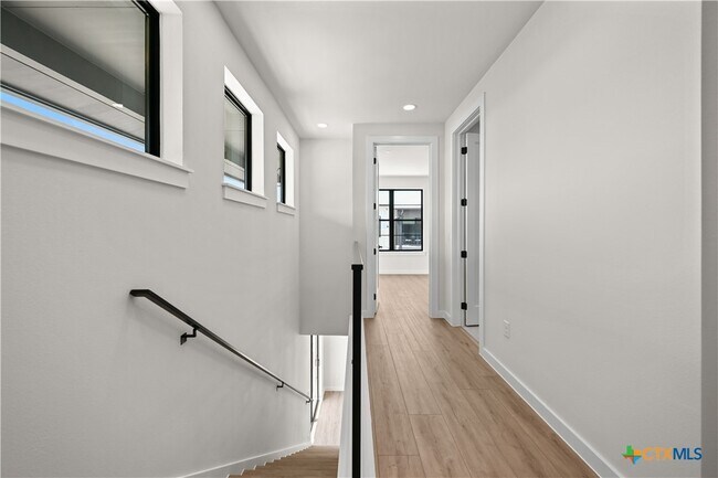 Building Photo - 634 Central Pkwy