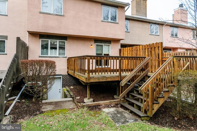 Building Photo - 18 Hanover Ct