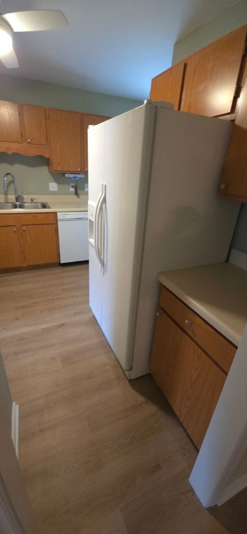 Building Photo - Great one level home close to shopping and highway