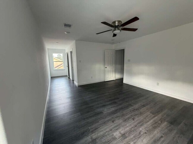 Building Photo - Brand New Home!