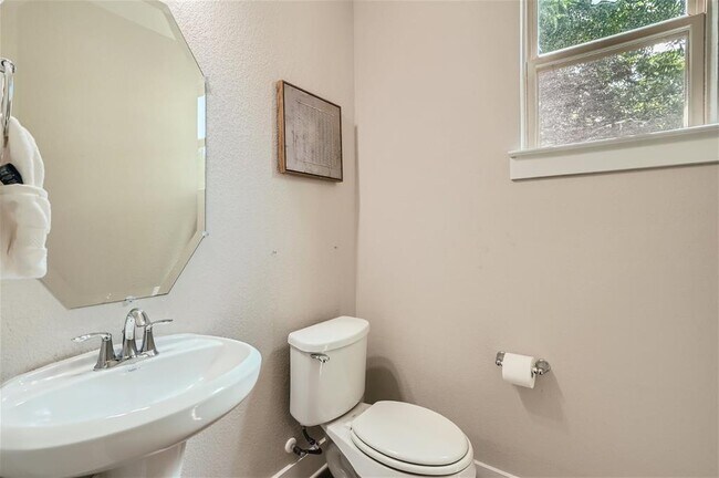 Building Photo - 9607 McKnight Lp
