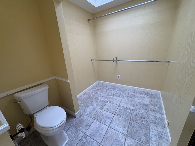 Building Photo - Highly sought community of Colonia Verde