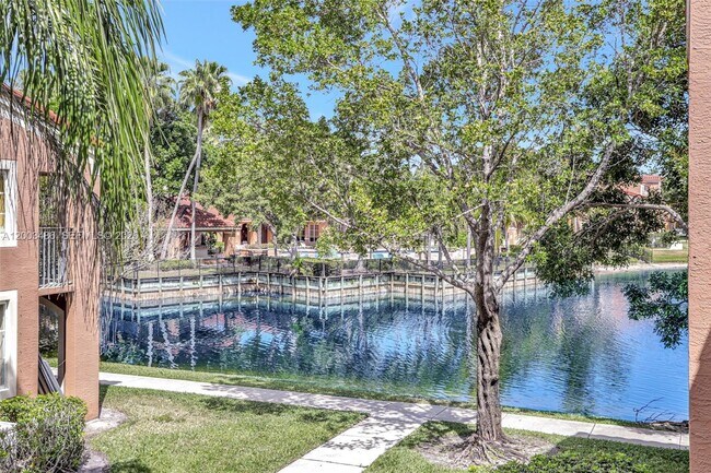 Building Photo - 4820 N State Rd 7