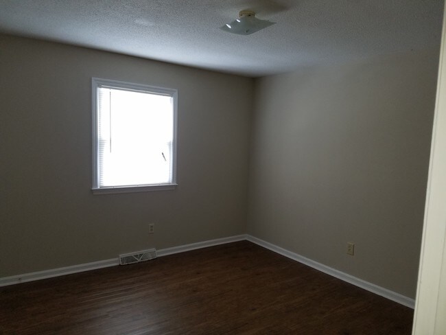 Building Photo - 3624 Yarbrough Ave