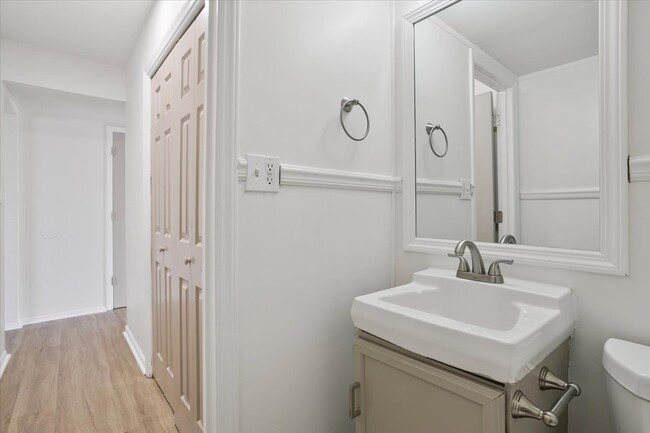 1/2 Bath (1) - Fairmeadow Townhomes