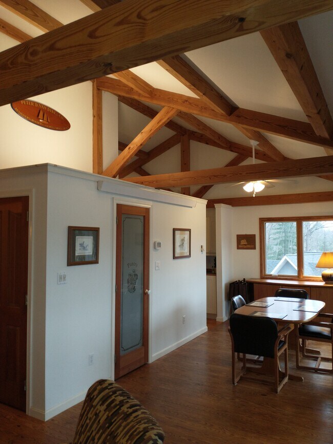 Building Photo - 402 Forest Beach Rd