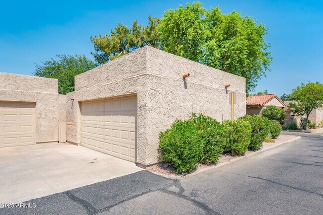 Building Photo - 6430 N 77th Way