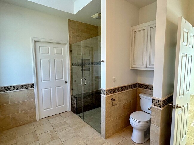 Building Photo - Stunning 4 bedroom, 3 bath home with a pool in beautiful Cedar Ridge!