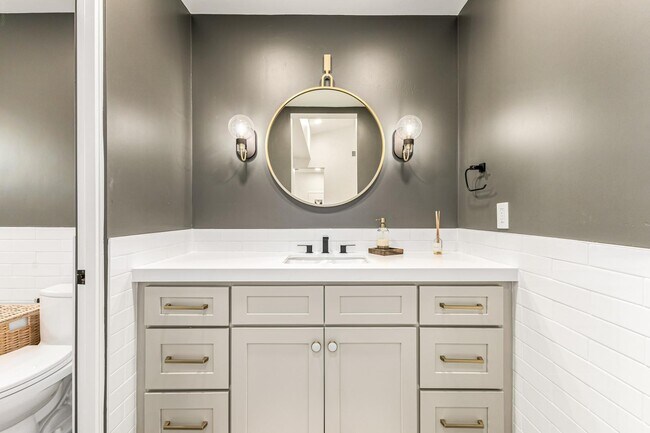 Building Photo - 9917 N 52nd St