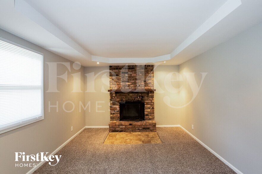 Building Photo - 4438 Windsor Rd