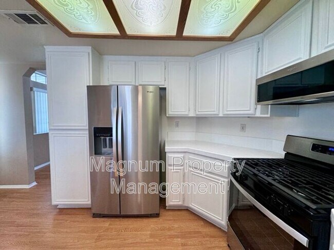 Building Photo - 40475 Crystal Aire Ct