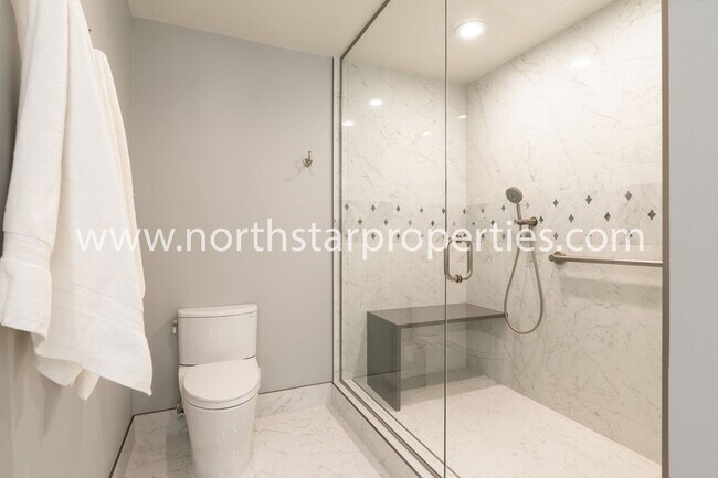 Building Photo - Unobstructed Views at The Strand