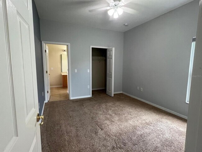 Building Photo - 3535 Somerset Cir