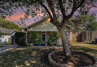 Building Photo - 2117 Sanborn St