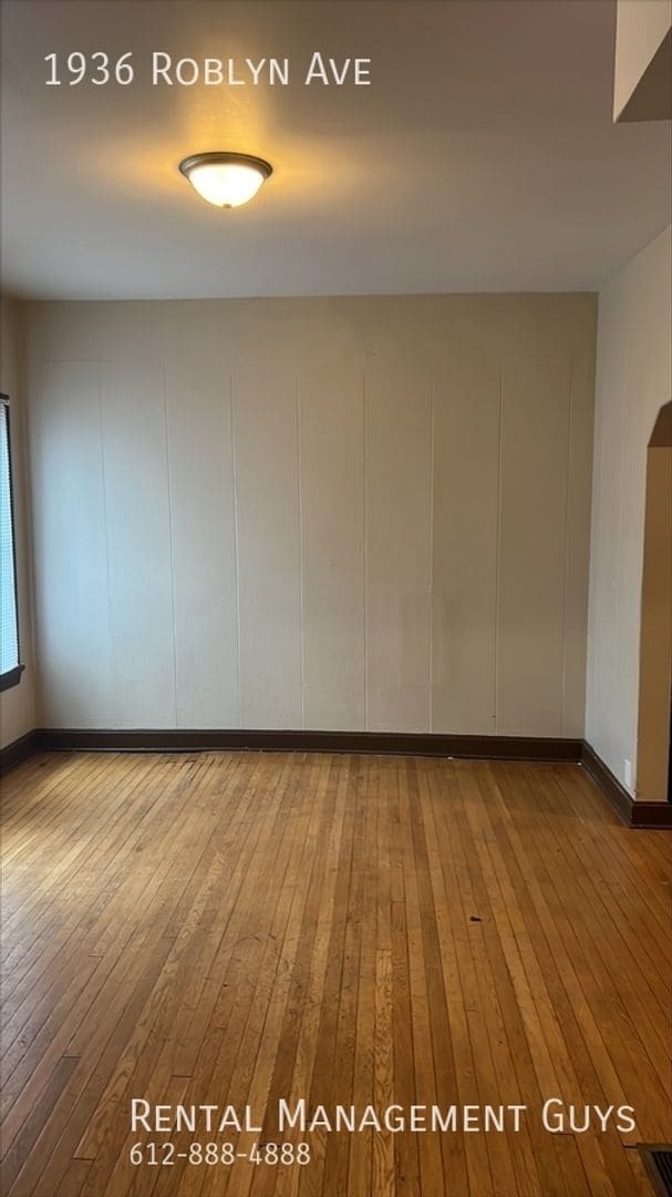 Building Photo - 1936 Roblyn Ave