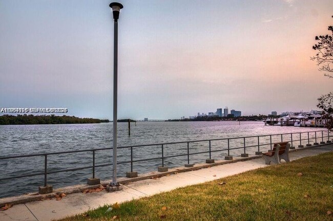 Building Photo - 880 NE 69th St