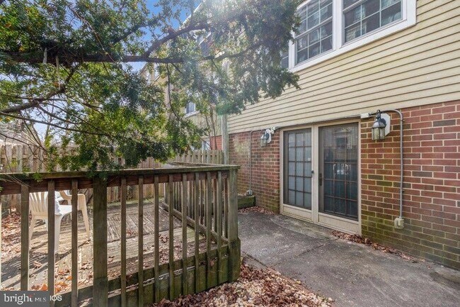 Building Photo - 6738 Emlen St