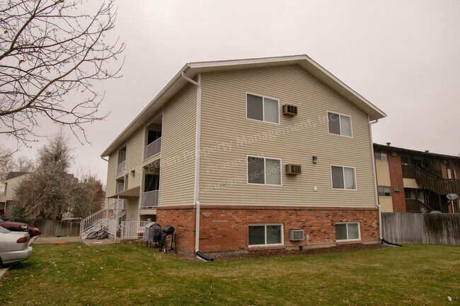 Building Photo - 2147 27th Ave Ct