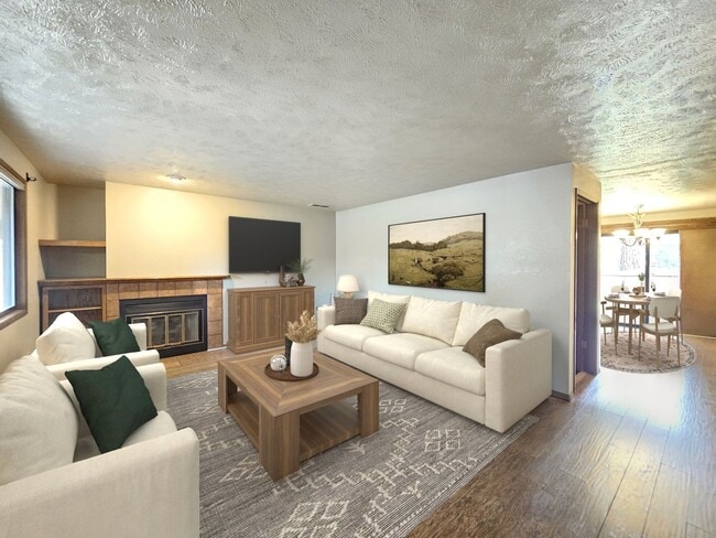 Building Photo - 6902 N Old Fort Dr