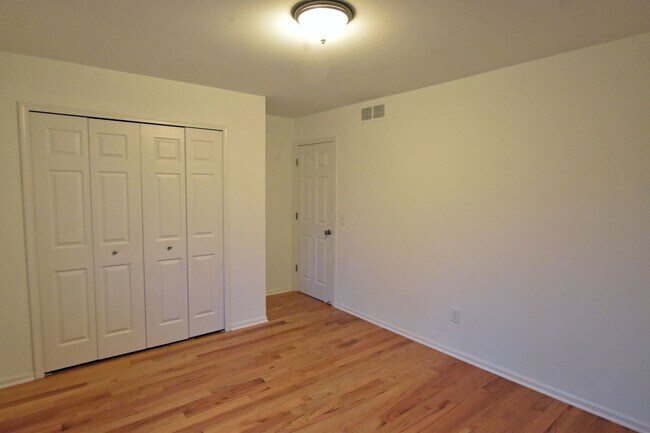 Building Photo - Shelby Township-2 Bedroom Duplex with Basement, Deck & Attached Garage