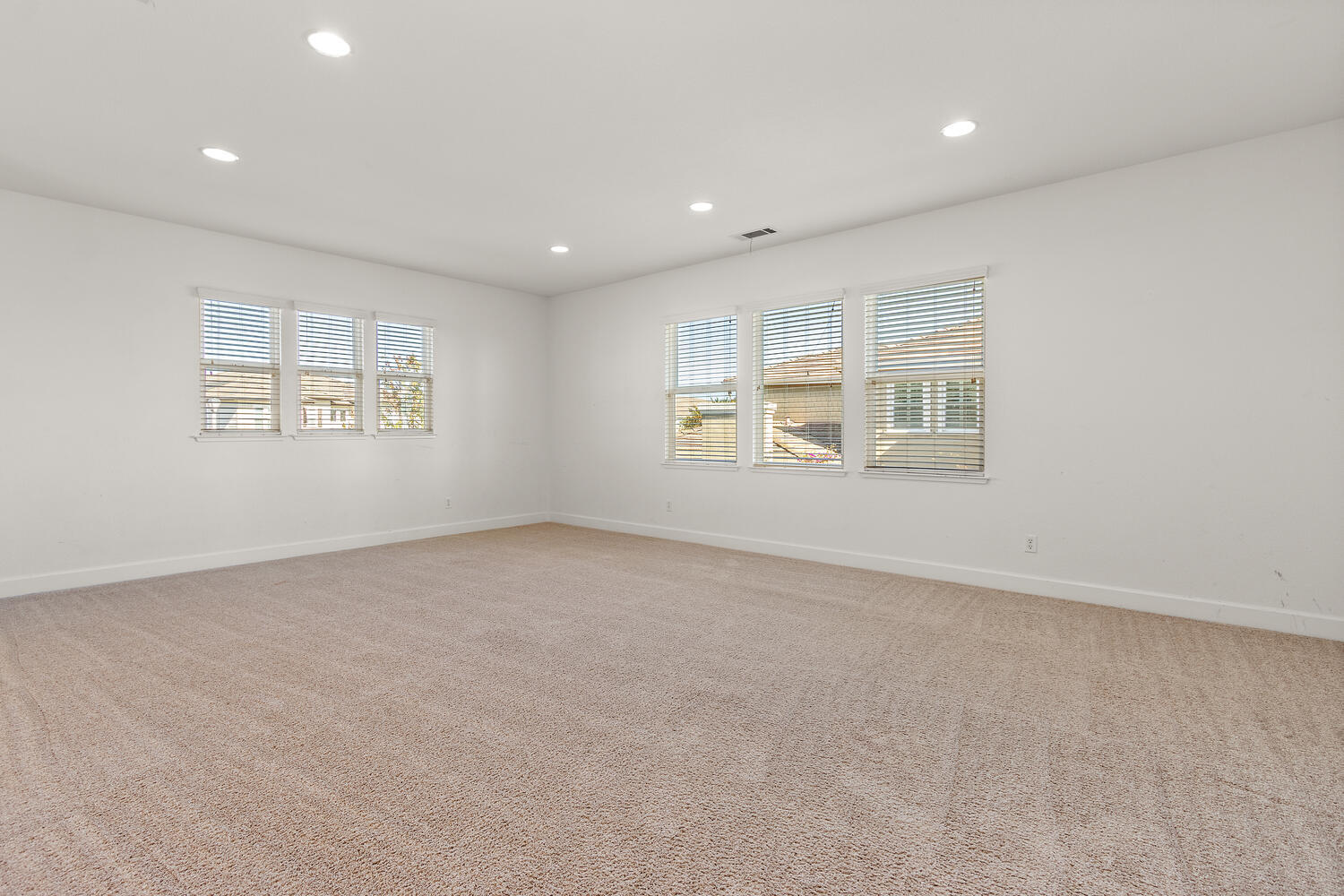 Building Photo - 460 Lansing Cir