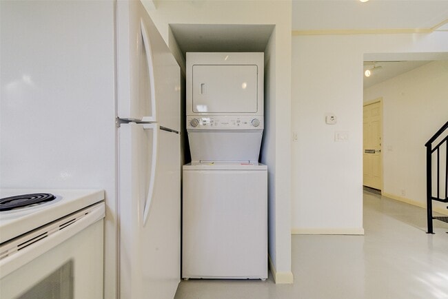 Building Photo - 1516 Bonnie Brae St