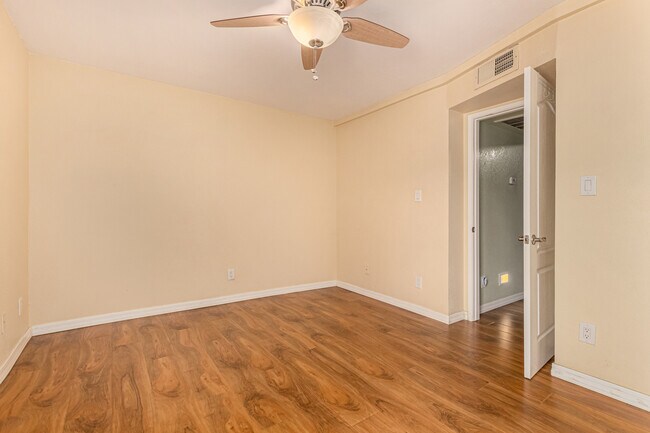 Building Photo - 3601 W Tierra Buena Ln
