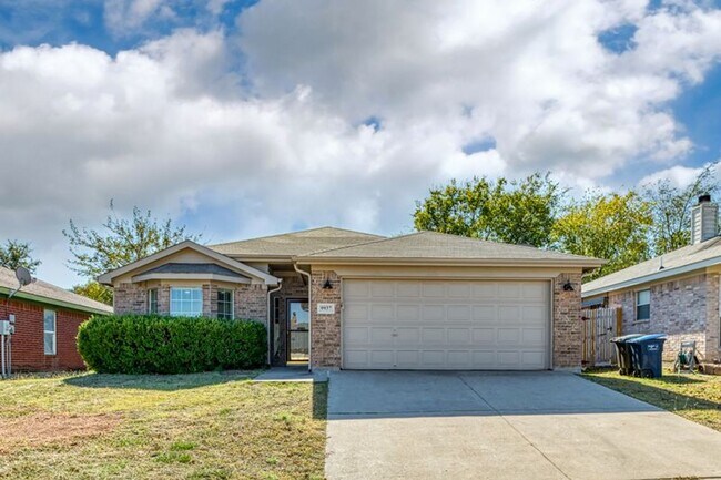 Primary Photo - Move in Ready! 3 Bed/ 2 Bath in White Sett...
