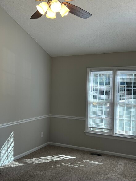 Building Photo - 2703 Byerly Dr N