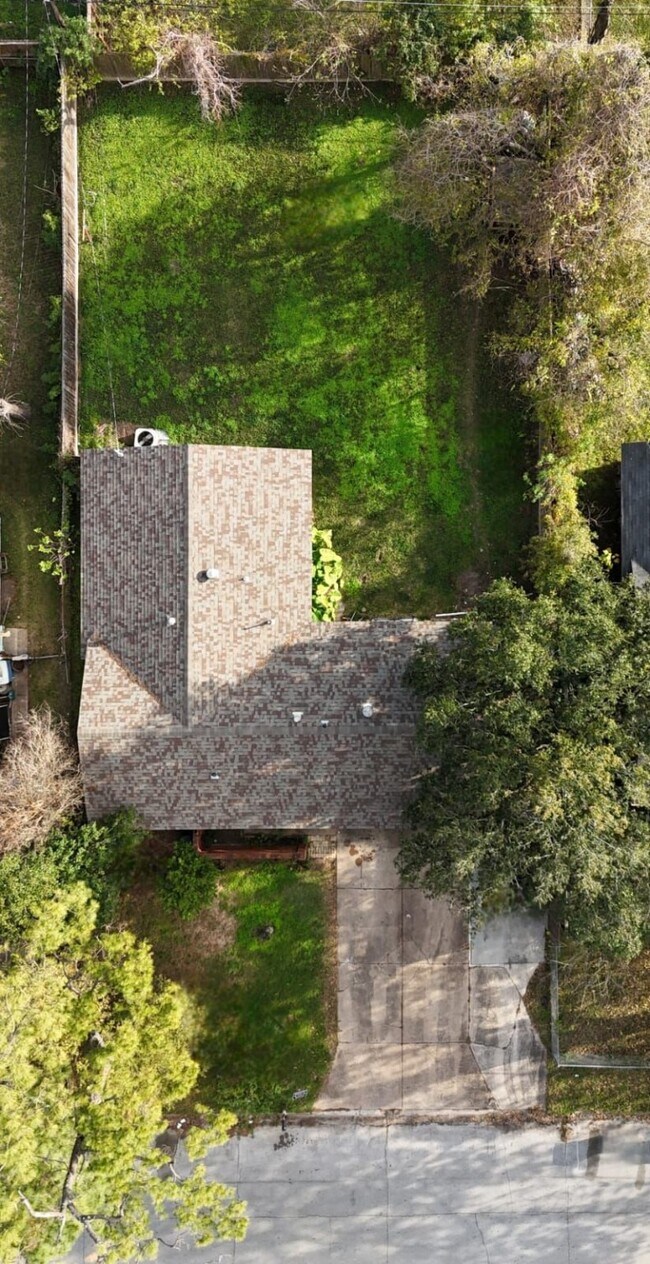 Building Photo - 7210 Colton St