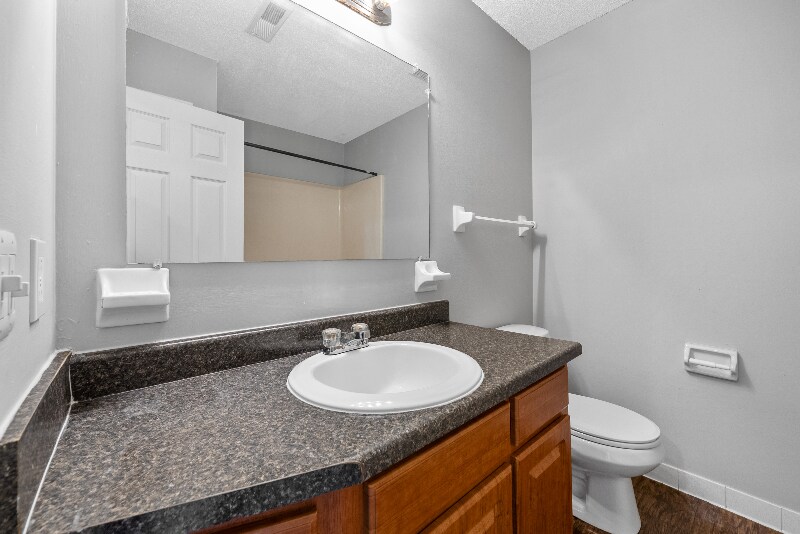 Building Photo - 813 Golf View Pl