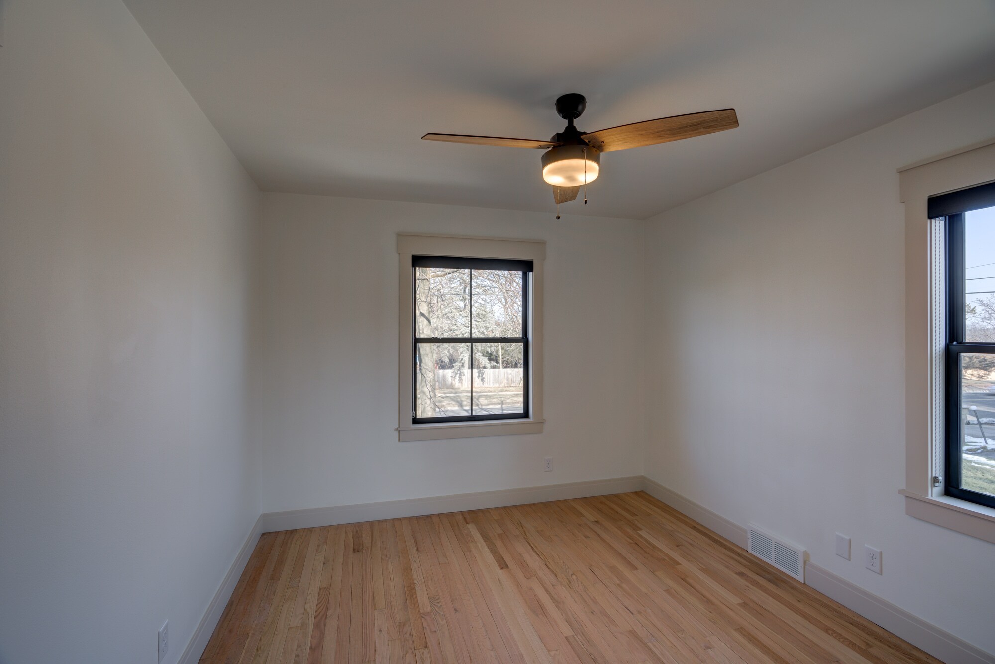 Building Photo - 401 Presidential Ln