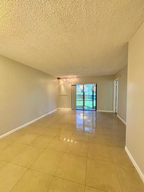 Building Photo - 21902 Lake Forest Cir