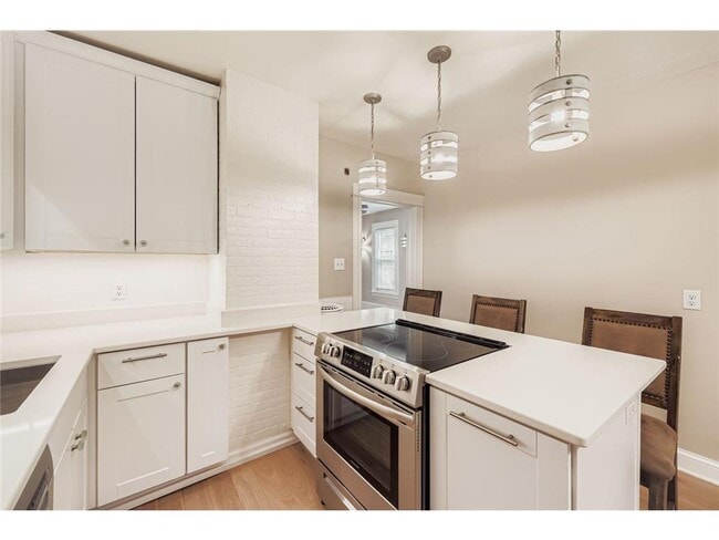 Building Photo - 1834 Fillmore St NE