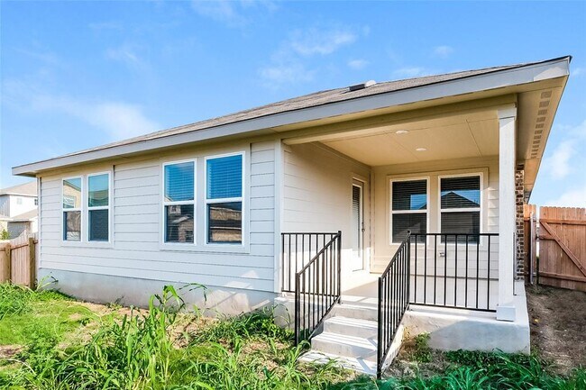 Building Photo - 1021 Round Bale Rd