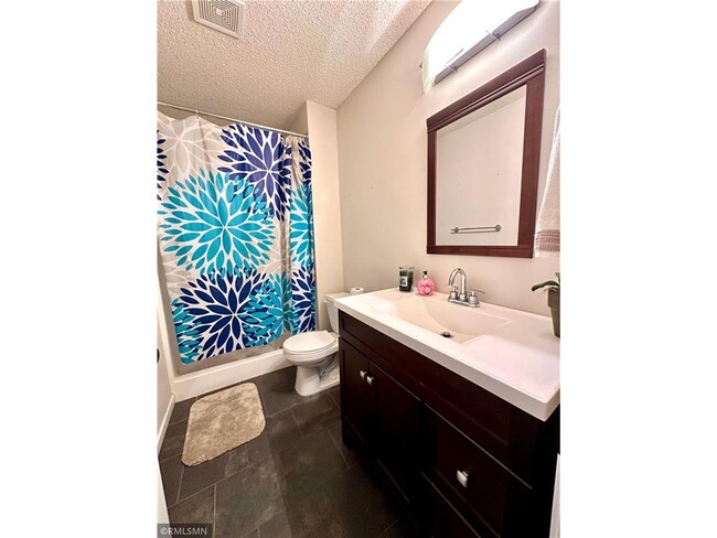 Building Photo - 2051 Brittany Ct