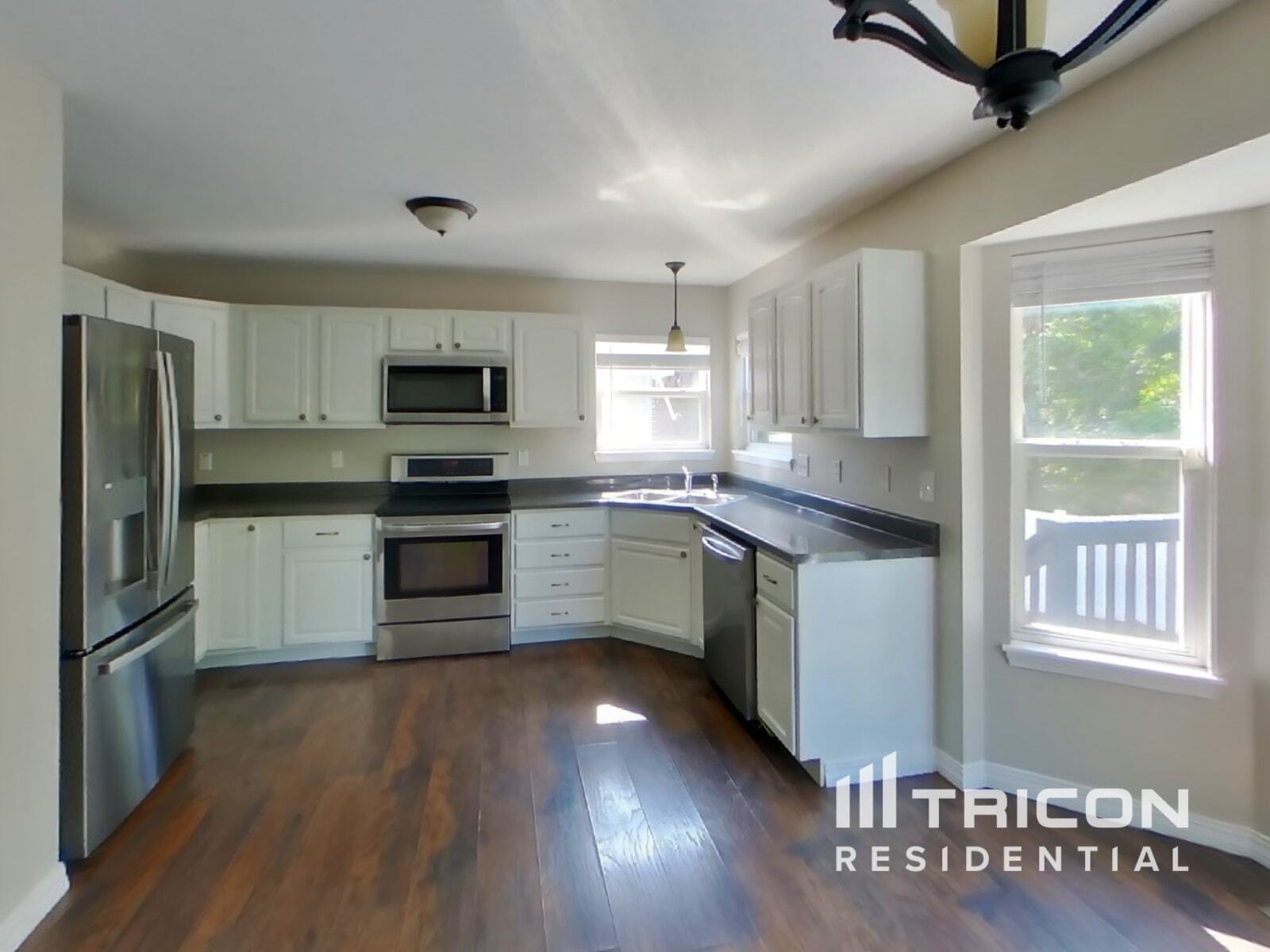 Building Photo - 2715 Adobe Dr